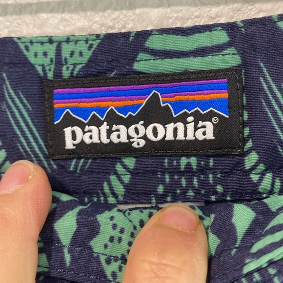 Patagonia Mens Wavefarer Board Shorts Patterned Blue and Green Men's Shorts,31 - Picture 2 of 12